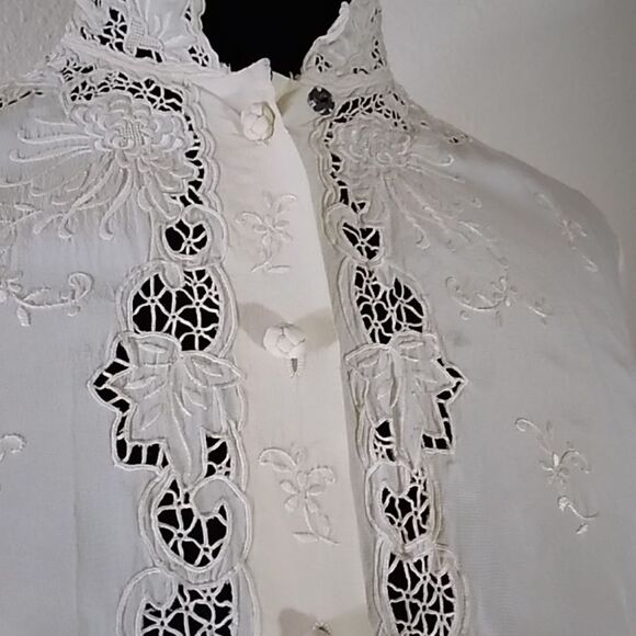 Vintage 50s,60s, Geony 100% SILK Embroidered BLOUSE Size Small 34 - Picture 2 of 14